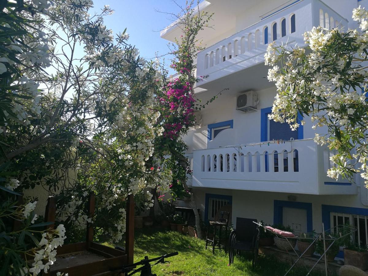 Finikas Apartment *