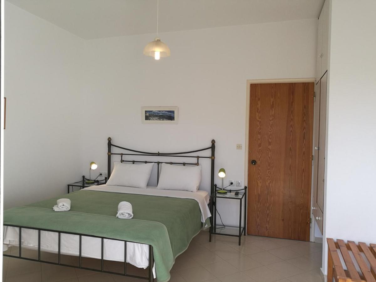 Finikas Apartment *